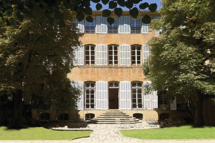 - © Hotel de Gallifet