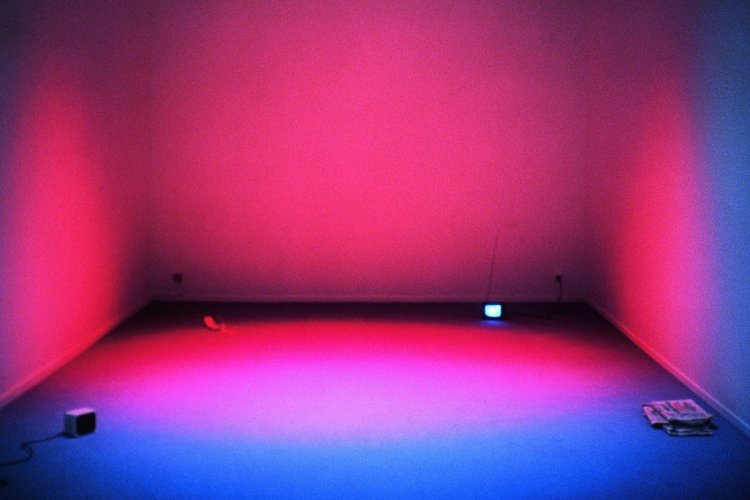 Une chambre en ville, 1996, installation view - © Philippe Migeat, Centre Pompidou, 2015 / Adagp, Paris 2015