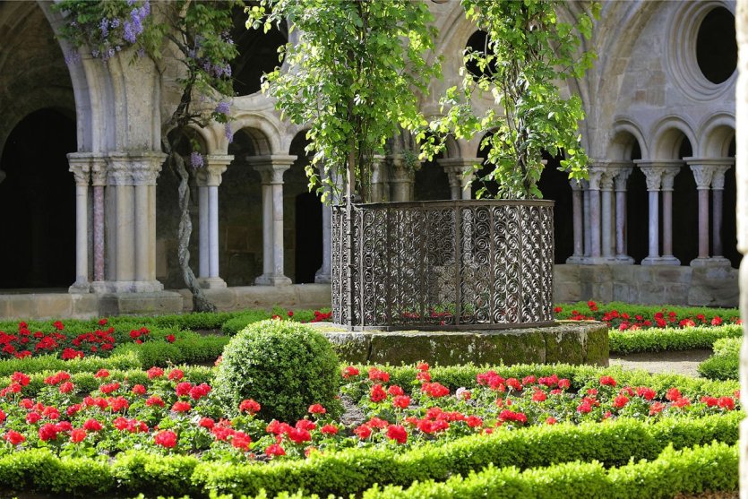 Le cloître de l'abbaye Fontfroide. - © D.R.