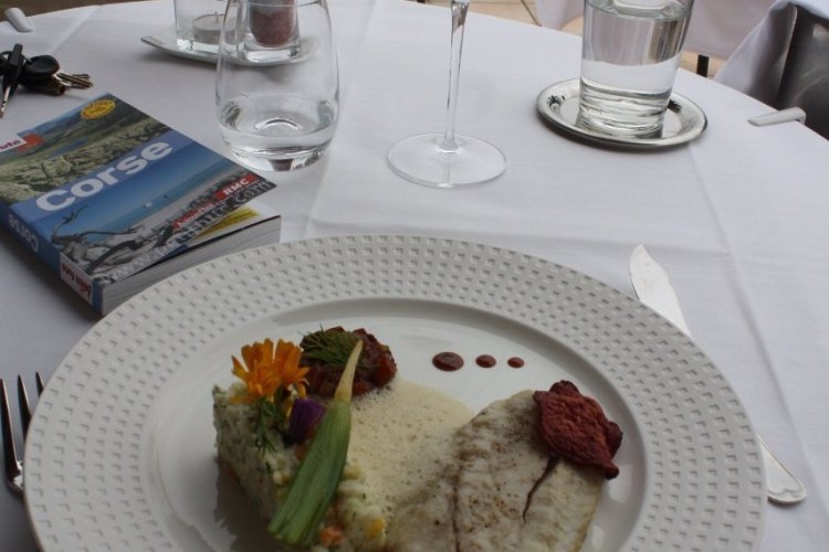 Filet de maigre et son risotto - © Xavier BONNIN