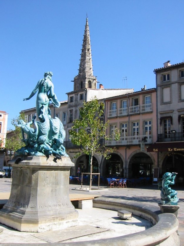 Place de la République, Limoux. - © Yan EVEN