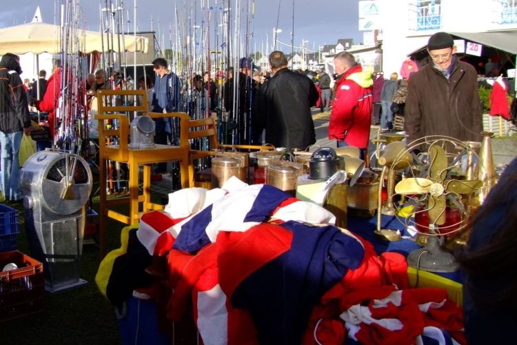 Le marché nautique sur le port. - © Le Mille Sabords - V.Perrodo.