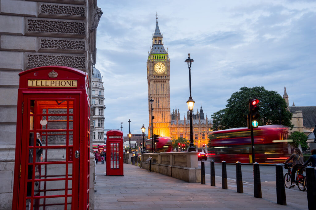 Vue sur Big Ben et Westminster Abbey à Londres
