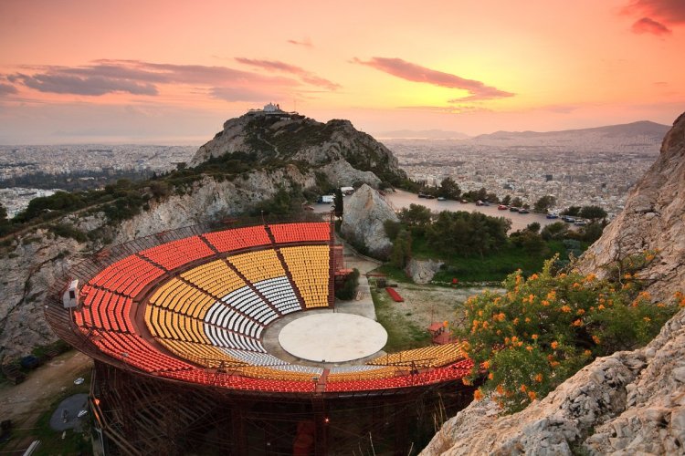 Théâtre au sommet du mont Lycabette. - © Milan Gonda - Shutterstock.com.