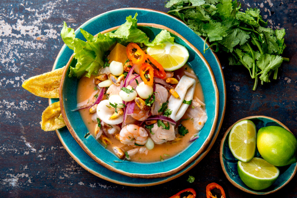 Plat de ceviche, un incontournable du Pérou