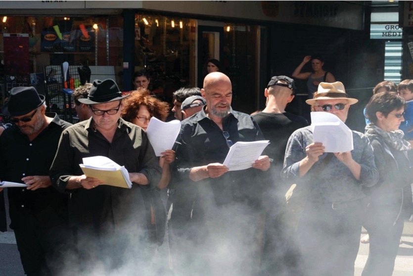 Lecture dans les rues de Montreuil. - © Aurélie Giordano - Les Anthropologues