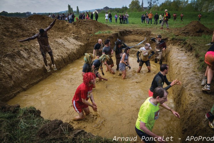 FRAPPADINGUE dans la boue ! - © Arnaud Poncelet.