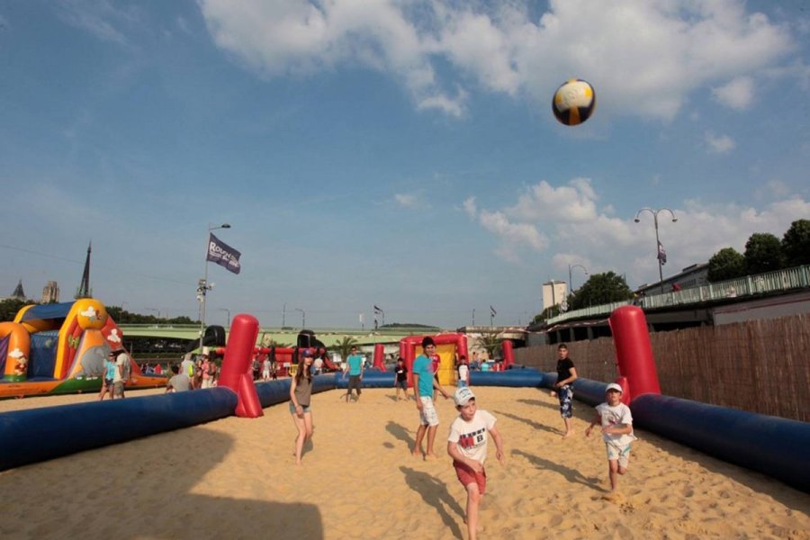 Activités sportives sur la plage de Rouen sur mer.