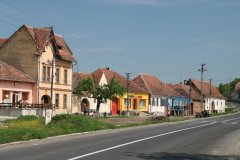 Traversée du village de Saschiz.