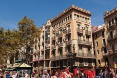 Mosaïque pavée de Joan Miró sur La Rambla. (© Irène ALASTRUEY - Author's Image)