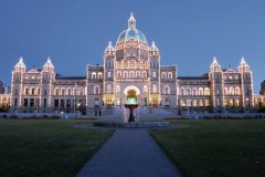 Parlement illuminé au crépuscule