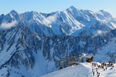 La station de ski Cauterets dans les Pyrénées. (© shutterstock.com - oksmit)