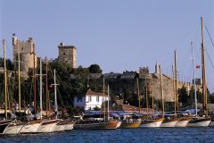 Marina et château de Saint-Pierre à Bodrum.