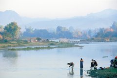 Scène de vie à Vang Vieng.
