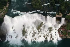 Vue aérienne des chutes américaines.