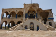 Ancien palais du Gouverneur, du côté de l'entrée principale.