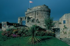 CHÂTEAU DE DINAN