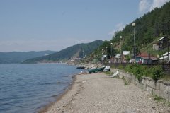 Rive du lac Baïkal à Listvianka