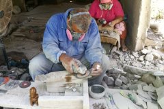 Sculpteurs de cailloux fleuris