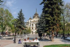 La fontaine chantante devant le Théâtre National