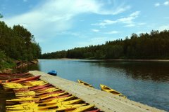 Kayak de mer sur la rivière Bonaventure en Gaspésie.
