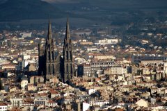 Vue générale de Clermont-Ferrand (© RÉMI BRUGIÈRE - FOTOLIA)