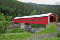 Pont couvert de Routhierville dans la vallée de la Matapédia.