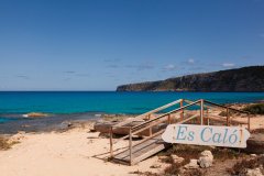 Plage d'Es Caló de Sant Agustí.