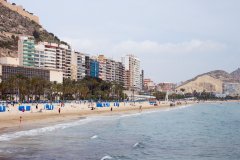 La plage d'Alicante au printemps.