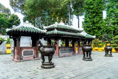 TOMBE DU GÉNÉRAL LÊ VAN DUYÊT