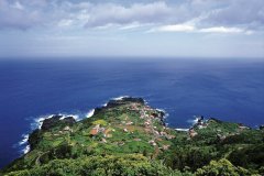 Vue de la côte de São Jorge.