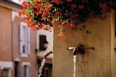 Fontaine - Gréoux-les-Bains (© VINCENT FORMICA)