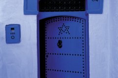Porte traditionnelle de Chefchaouen. (© Hugo Canabi - Iconotec)