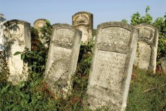 Stèles du cimetière juif.