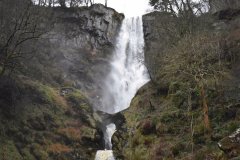 Cascade de Pistyll Rhaeadr, où dormait, selon la légende, l'un des chevaliers du roi Arthur !