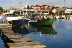 Pinasses vert et bleu du bassin d'Arcachon (© Eléonore H - Fotolia)