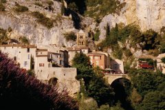 Moustiers-Sainte-Marie (© VINCENT FORMICA)