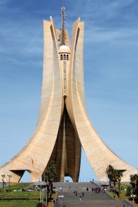 Le Maqâm Echahid (monument aux Martyrs).