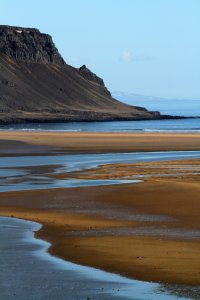 La piste 614 mène aux grandes étendues de sables rouge orangé de Rauðasandur.