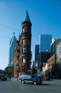 Le Gooderham Building.