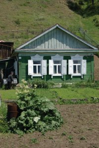 Maison sibérienne et son potager à Listvianka