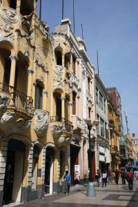 <p>La rue piétonne Jiron de la Union et ses façades art déco.</p>