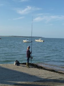 <p>Pêche à la ligne.</p>