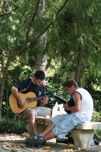 Musiciens dans un parc de Lisbonne.