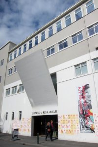 Le musée d'art contemporain présente de nombreuses expositions.