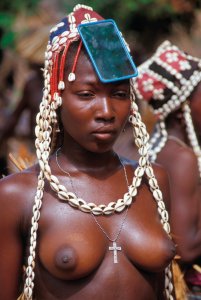 <p>Danseuse ngoror dans la région de Boundiali.</p>