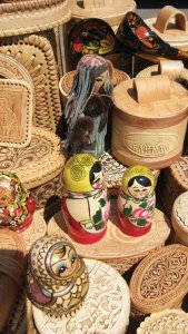 Souvenirs du Baïkal sculptés dans du bois de bouleau