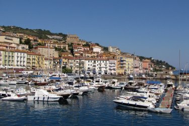 Port de Porto Santo Stefano. - Puckillustrations - Fotolia