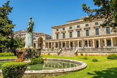 Musée d'art asiatique, Corfou Chora. - milosk50 - Shutterstock.com