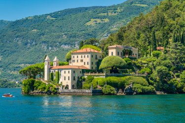 La villa del Balbianello est l'un des lieux de décor dans Casino Royale réalisé par Martin Campbell. - essevu - Shutterstock.com